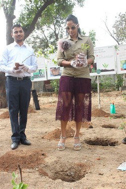 Sriya Reddy at The Green Plant Revolution Photos